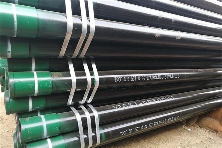 造成API5CT石油套管焊接質(zhì)量差這種現(xiàn)象的原因是內(nèi)部出現(xiàn)了機(jī)械故障，如輥輪或軸偏心，或者焊接功率過(guò)大，或者述兩者原因，焊接速度提高.管坯坡擠壓速度會(huì)隨著提高